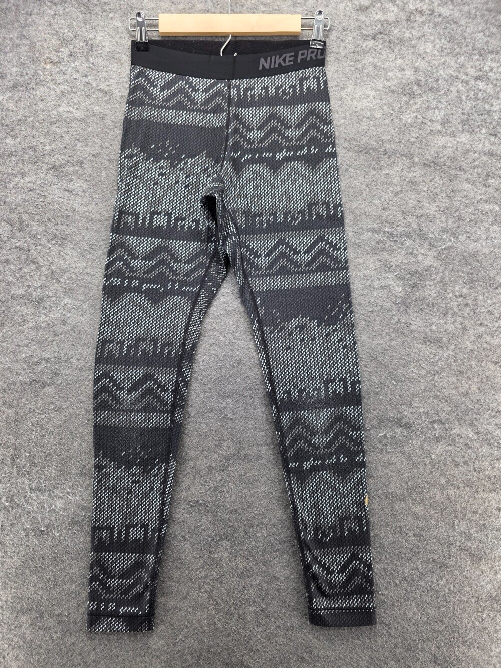 Nike PRO Leggings Womens Small Dri Fit Black Gray Fair Isle Activewear